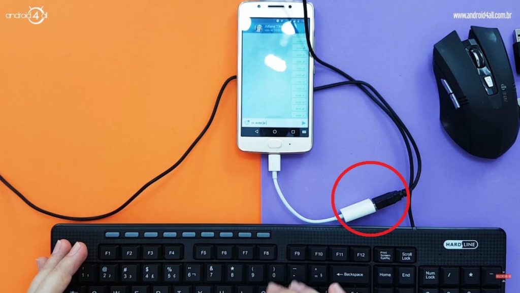 Cabo OTG para realizar a conexão de dispositivos USB no celular